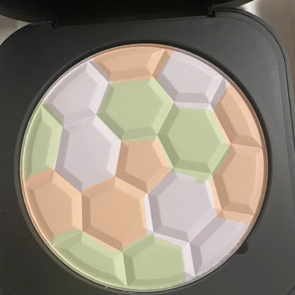 NIB- Laura Geller FIlter Finish Radiant Setting Powder- UNIVERSAL